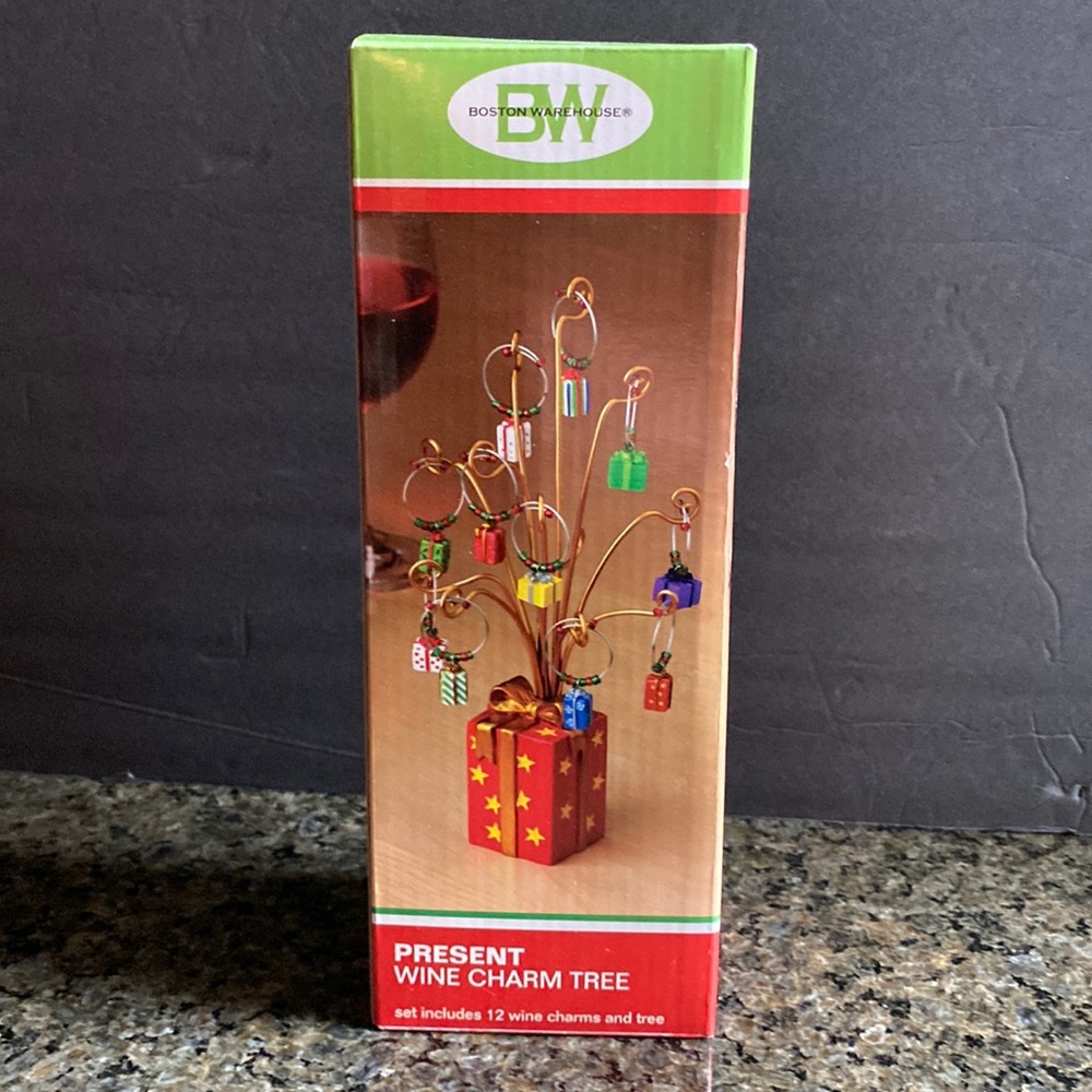 Wine Charm tree (present wine charms) 12 charms and one tree